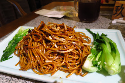 Nanjing Impressions (南京大牌檔), shredded duck fried noodles