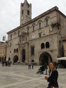 Jayne in the prettiest piazza?