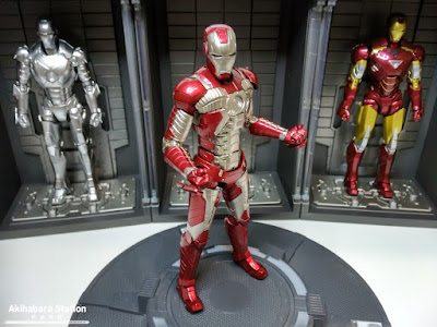 S.H.Figuarts Iron Man Mk V + Hall of Armor - Tamashii Nations