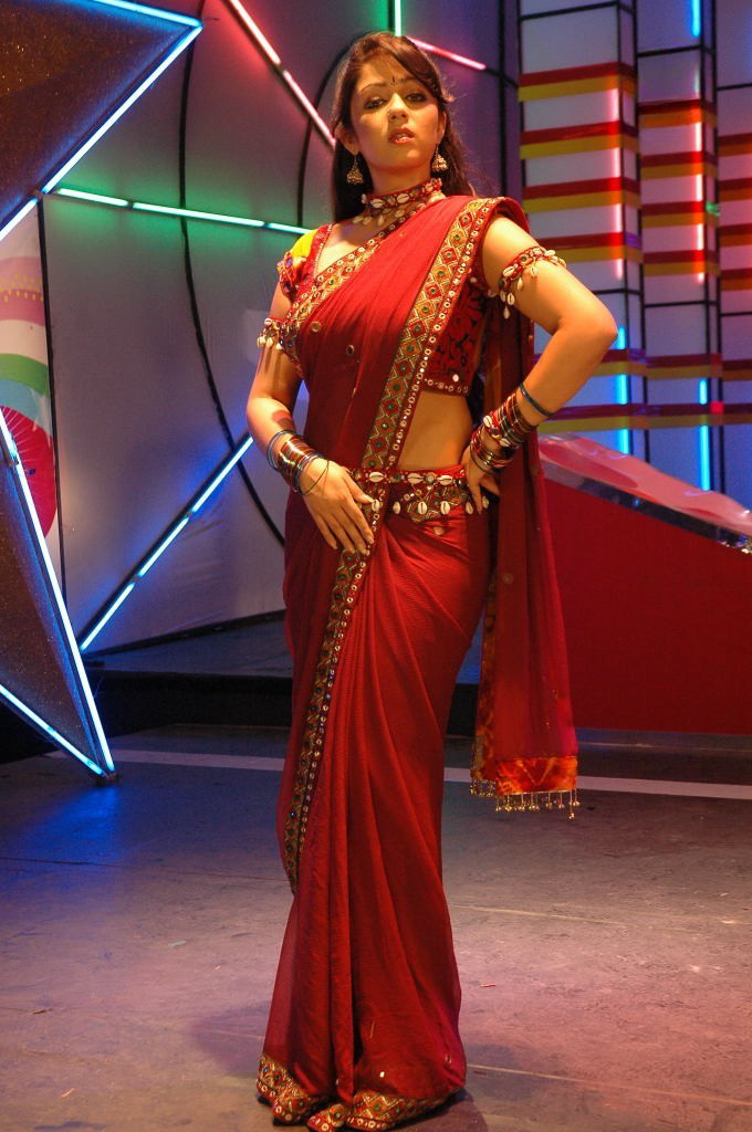 Charmy Kaur dancing in a song "Gajjala Gurram" from the movie "Sye Aata"