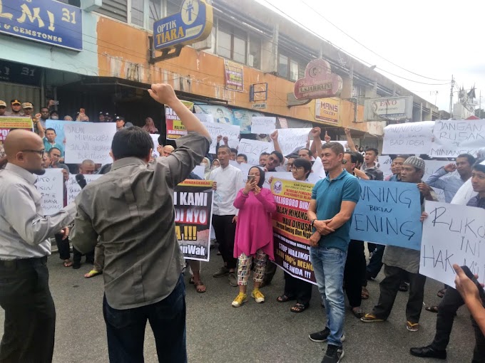 Aksi Damai SJM Tolak Pembangunan Awning di Jalan Minangkabau  Bukittinggi