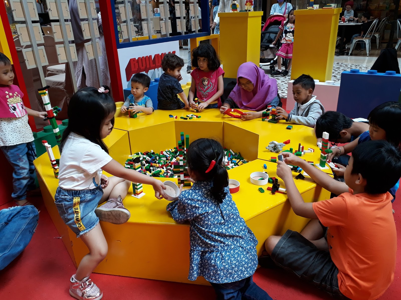 Indrifairy: Kembangkan Kreatifitas Anak Dengan Bermain LEGO