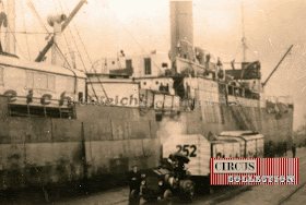 le bateau chargé de roulottes