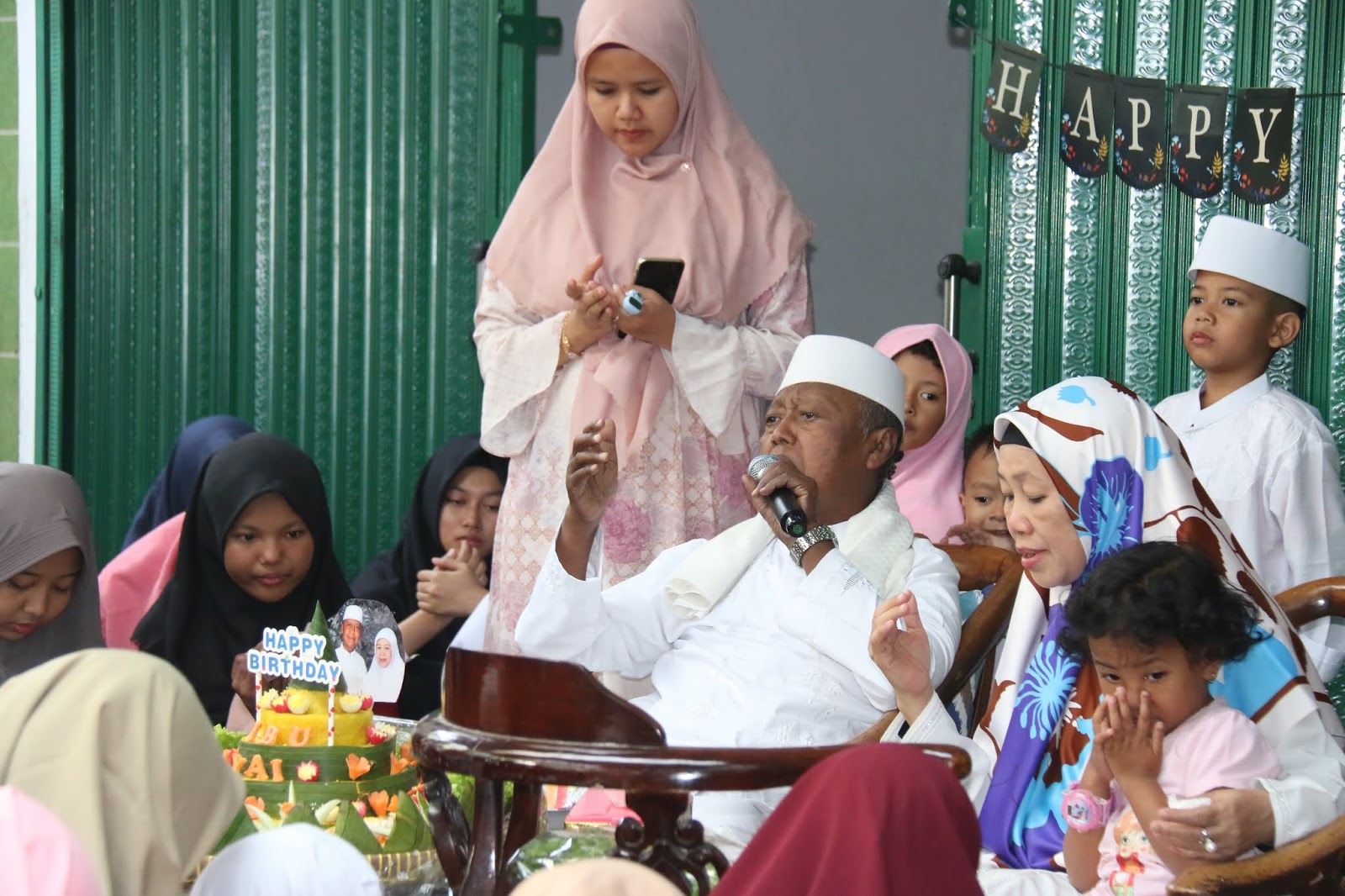 Sanah Helwah Ibu Nyai Nur Djazilah Pondok Pesantren Asshiddiqiyah