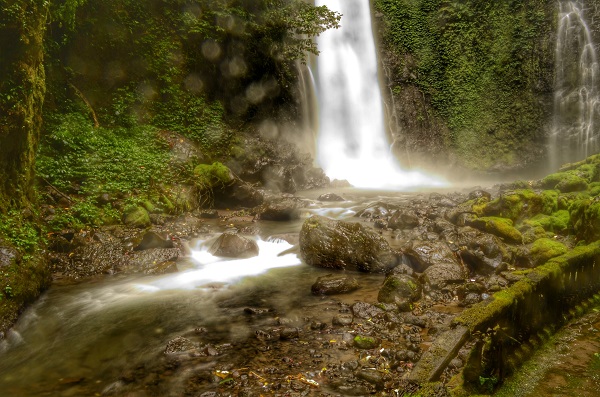 Air Terjun Tempat Pemandian Bidadari 