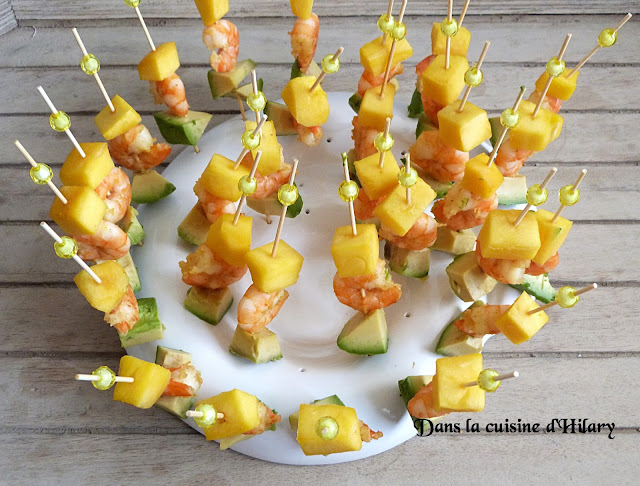 Brochettes apéritives exotiques : mangue, crevettes coco-curry et avocat