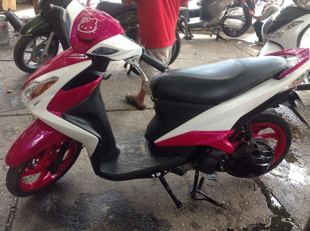 Sơn phối màu xe Yamaha Luvias GTX màu trắng hồng