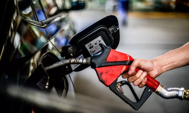 Preço da gasolina volta a subir nos postos e litro passa de R$ 5, diz ANP