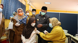 Wali Kota Serang Kembali Tinjau Pelaksanaan Vaksinasi di SMPN 7 Kota Serang 