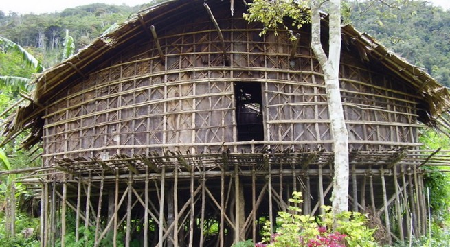 Sebagai Perlindungan, Suku Di Papua Membuat Rumah Kaki 