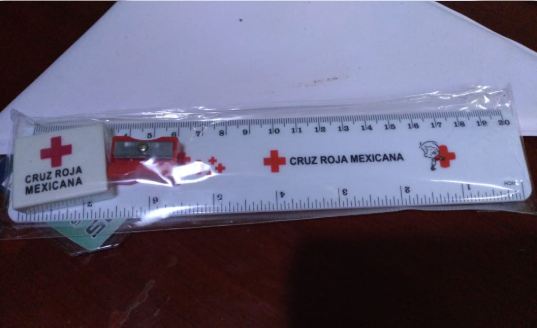 OBLIGAN A ALUMNOS A COMPRAR  KIT DE LA CRUZ ROJA