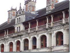 2004.08.28-045 façade des loges