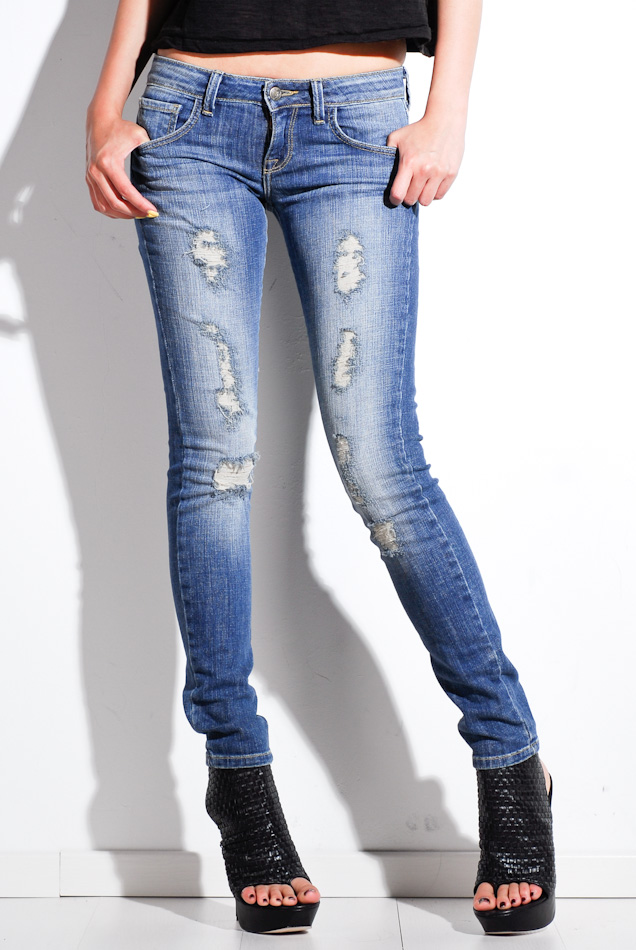 Wide Leg Jeans – Along with flare jeans, these jeans are great ...