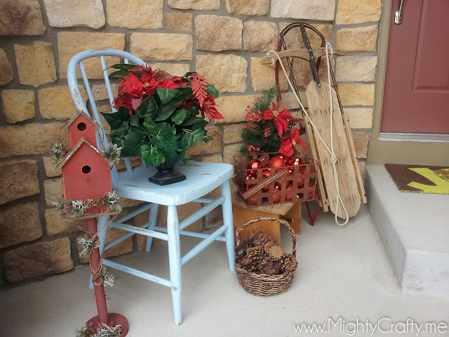 Christmas Porch - www.MightyCrafty.me