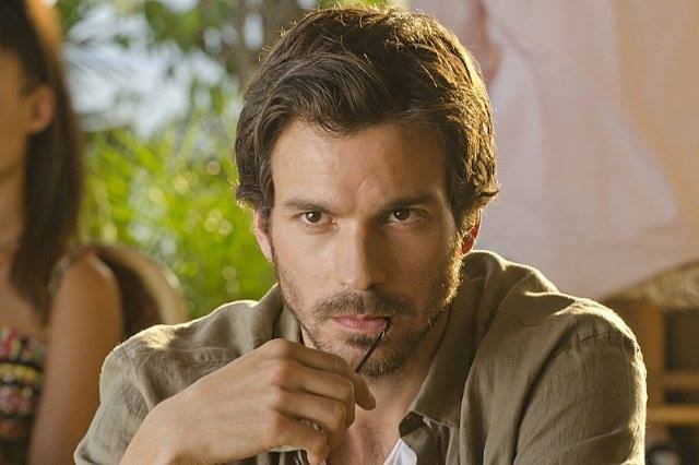 Santiago Cabrera Profile Pics Dp Images