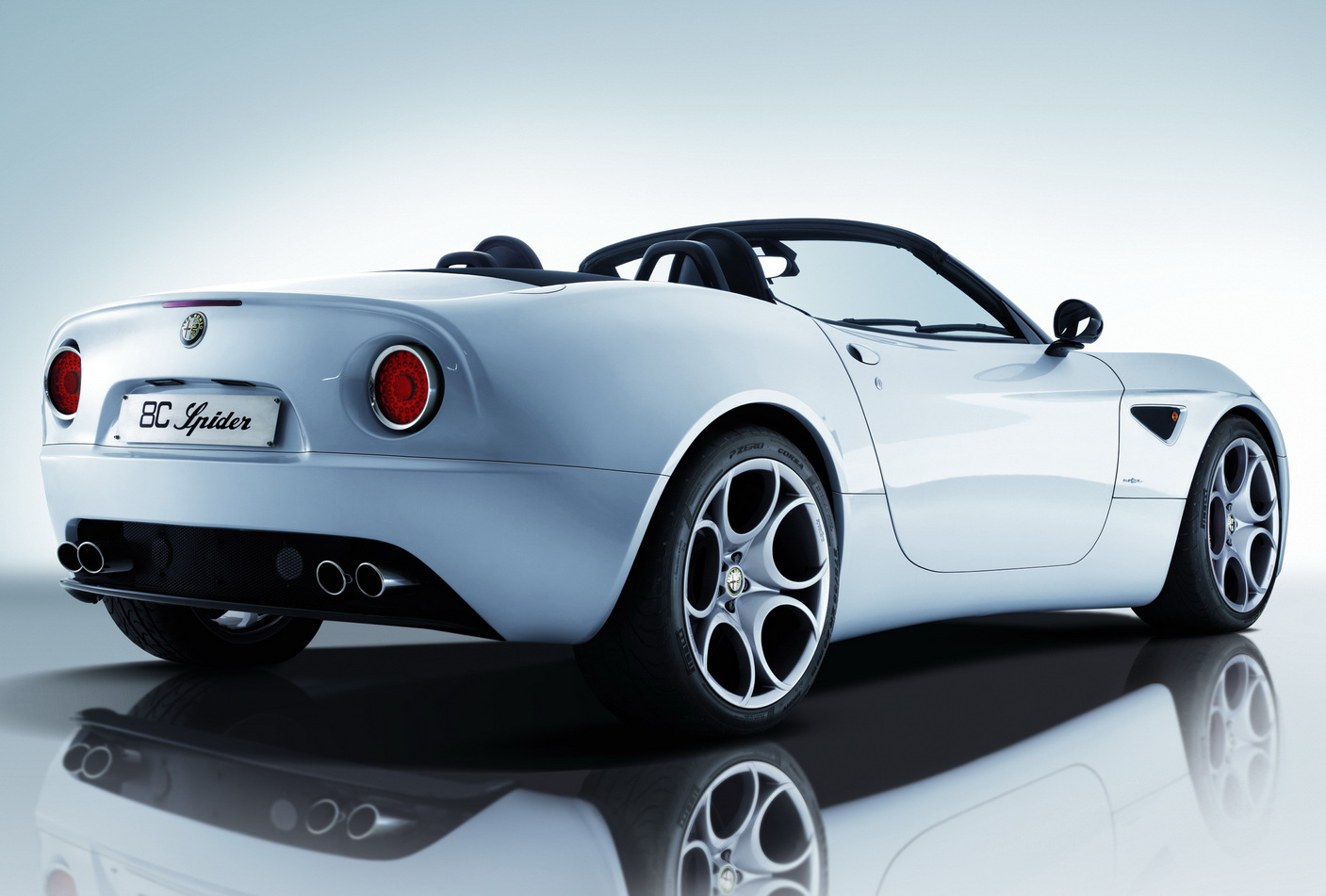 Alfa Romeo Guilietta & 8c Competizione Wallpaper