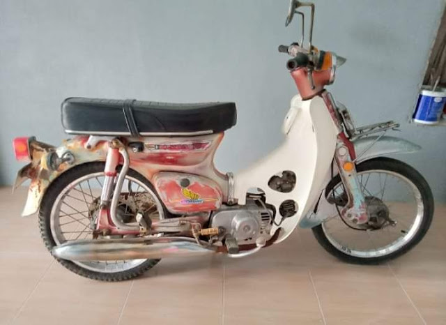 Honda c70 tahun 78 , engkel , surat lengkap akur , pajak jalan