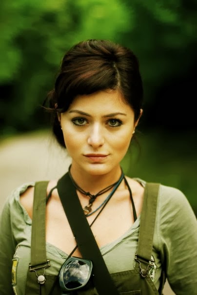 Turkish Actress Deniz Cakir Pictures