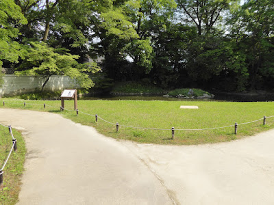 閑院宮邸跡（かんいんのみやていあと）　池