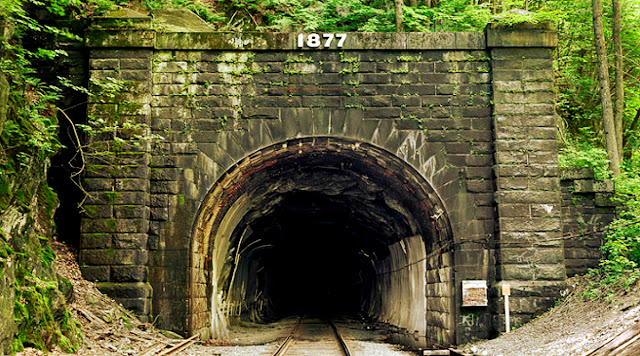 Screaming Tunnel