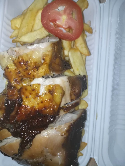 " Small portion of BBQ chicken (BBQ kipbout en patat) and fries from Hesdy's Latour"