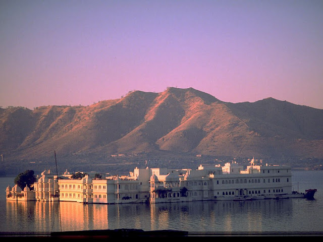 palacio-lago-rajastan