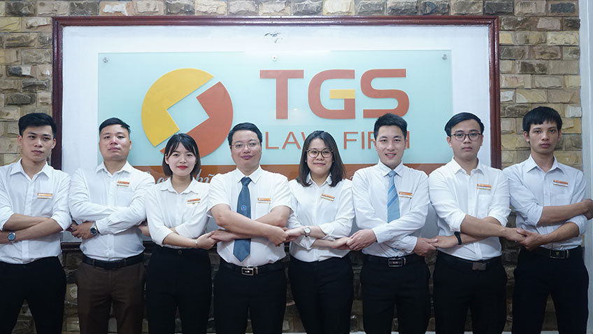 Nhân viên công ty luật TGS