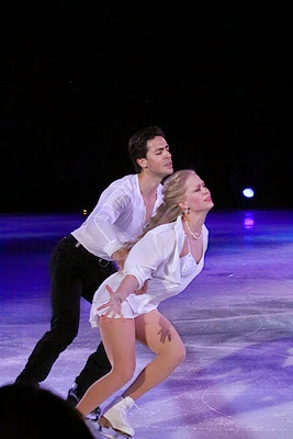 Photograph of Canadian ice dancers Kaitlyn Weaver and Andrew Poje