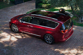Above/side view of 2017 Chrysler Pacifica Touring-L Plus