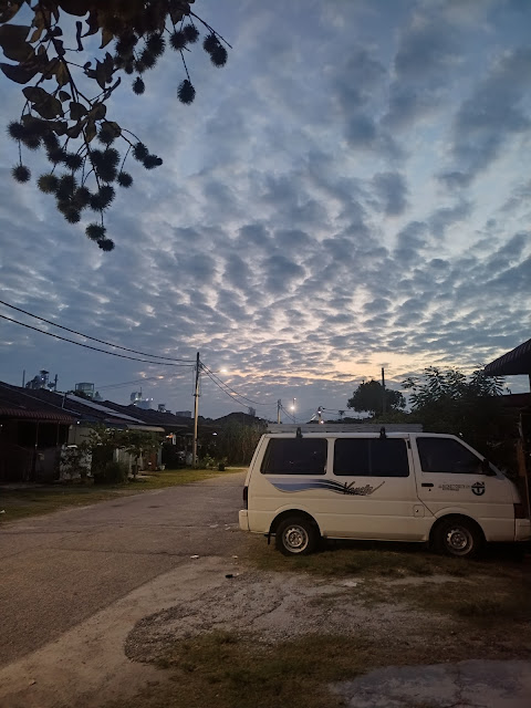 Pemandangan waktu subuh