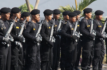 Awak Kapal Selam KRI Cakra-401 dan KRI Nangggala-402