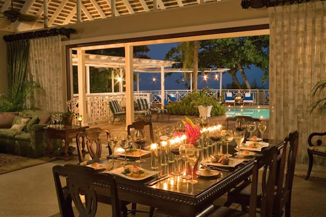 Photo of dinning table with romantic setting