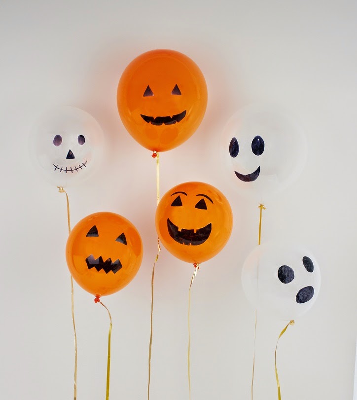 http://lifeandstyle.alexandalexa.com/halloween-craft-spooky-balloons/