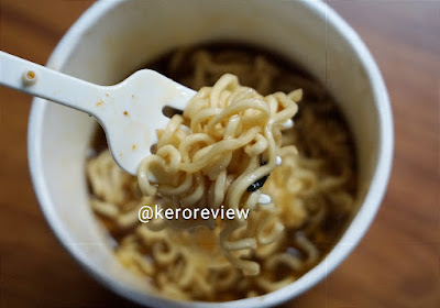 รีวิว มาม่า บะหมี่ถ้วยกึ่งสำเร็จรูป รสหมูน้ำตก (CR) Review Instant Cup Noodles Moo Nam Tok Flavour, Mama Brand.