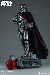 Captain Phasma Premium Format Figure de Star Wars: The Force Awakens - Sideshow Collectibles