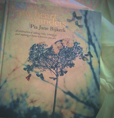 ❥ I am reading...
