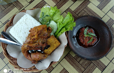 Ayam Bakar Oyot, Kuliner Khas Desa Tulungrejo Ini Kaya Akan Rempah-Rempah