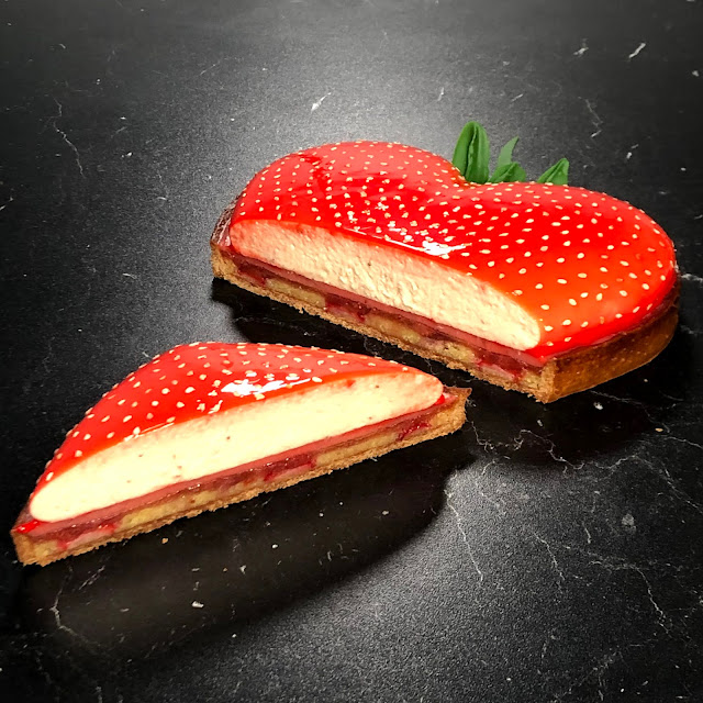 fraise reconstituée sésame pâte sucrée crème d'amande confiture crémeux bavaroise fraise