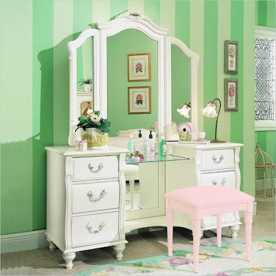 Bedroom Vanities with light