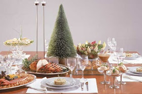 Decore com Árvores de natal na mesa  Ideias Brilhantes e Simple