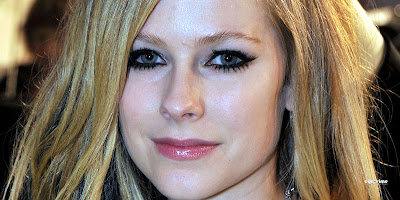 Avril Lavigne Hot Photo