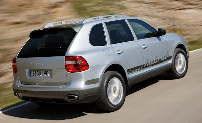 2011 Porsche Cayenne S Hybrid Rear Side View