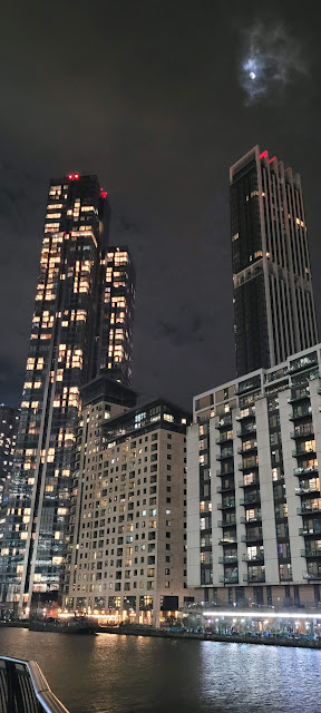 Canary Wharf at night