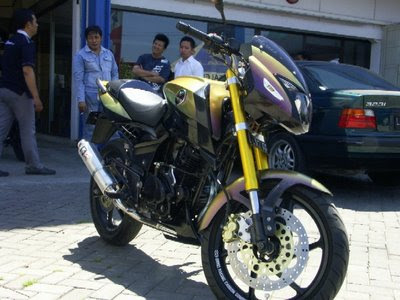 Variasi Bajaj Pulsar 200 CC Baru