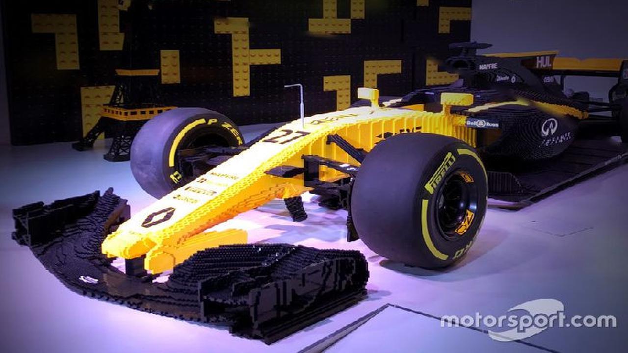 Keren Mobil Balap F1 Ini Terbuat dari 600 Ribu Lego 