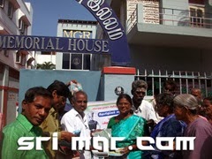 saree_distribution