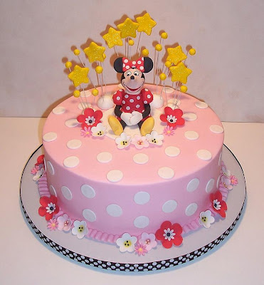 Minnie Mouse Birthday Cakes on Minnie Mouse