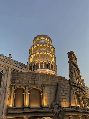 الرياض، السياحة في الرياض، برج المملكة، برج الفيصلية، حي الطريف، فعاليات الرياض، موسم الرياض.