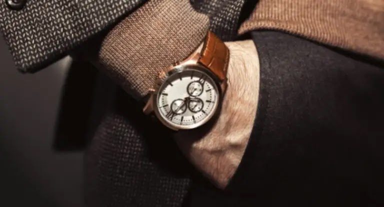 Find out how to coordinate a wristwatch with clothes