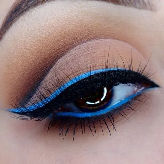 how to apply blue eyeliner